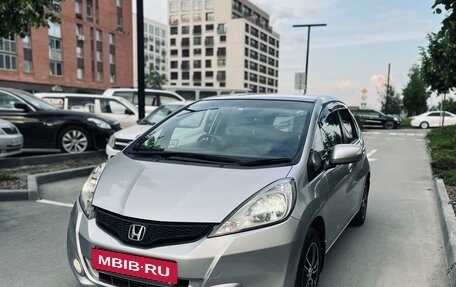 Honda Fit III, 2011 год, 890 000 рублей, 2 фотография