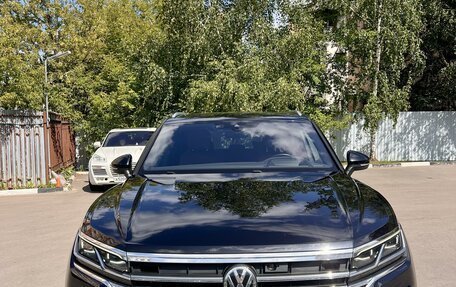 Volkswagen Touareg III, 2019 год, 5 650 000 рублей, 3 фотография