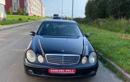 Mercedes-Benz E-Класс, 2004 год, 650 000 рублей, 4 фотография