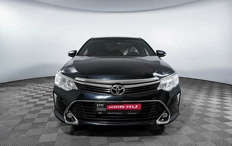 Toyota Camry, 2017 год, 2 325 000 рублей, 2 фотография