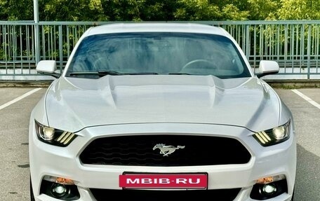 Ford Mustang VI рестайлинг, 2017 год, 2 495 000 рублей, 9 фотография