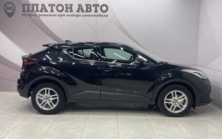 Toyota C-HR I рестайлинг, 2022 год, 3 790 000 рублей, 4 фотография