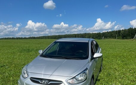 Hyundai Solaris II рестайлинг, 2012 год, 850 000 рублей, 3 фотография