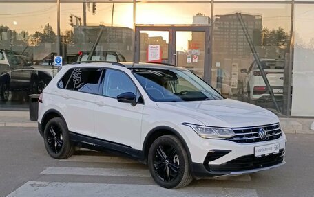 Volkswagen Tiguan II, 2021 год, 3 230 000 рублей, 3 фотография