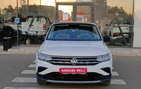 Volkswagen Tiguan II, 2021 год, 3 230 000 рублей, 2 фотография