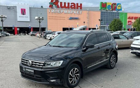 Volkswagen Tiguan II, 2018 год, 2 655 000 рублей, 1 фотография