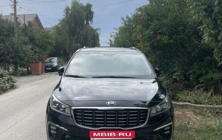 KIA Carnival III, 2018 год, 3 050 000 рублей, 2 фотография