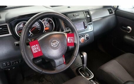 Nissan Tiida, 2010 год, 800 000 рублей, 6 фотография