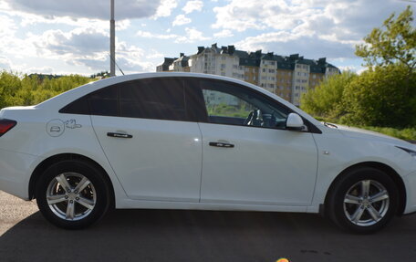 Chevrolet Cruze II, 2011 год, 649 000 рублей, 4 фотография