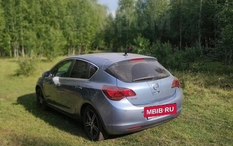 Opel Astra J, 2010 год, 860 000 рублей, 4 фотография