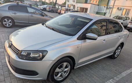 Volkswagen Polo VI (EU Market), 2013 год, 889 999 рублей, 1 фотография