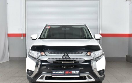 Mitsubishi Outlander III рестайлинг 3, 2020 год, 2 355 999 рублей, 2 фотография