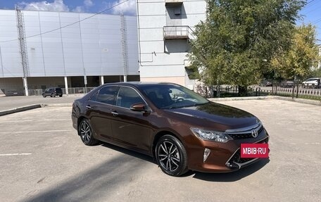 Toyota Camry, 2017 год, 2 450 000 рублей, 4 фотография