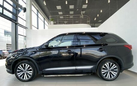 Mitsubishi Outlander III рестайлинг 3, 2019 год, 2 490 000 рублей, 6 фотография