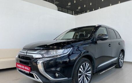 Mitsubishi Outlander III рестайлинг 3, 2019 год, 2 490 000 рублей, 7 фотография