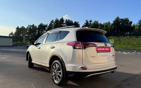 Toyota RAV4, 2019 год, 2 980 000 рублей, 6 фотография