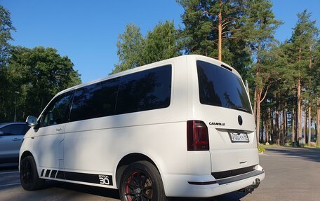 Volkswagen Caravelle T6 рестайлинг, 2017 год, 2 600 000 рублей, 4 фотография