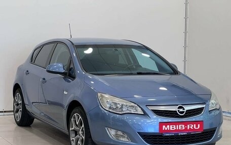 Opel Astra J, 2010 год, 835 000 рублей, 2 фотография