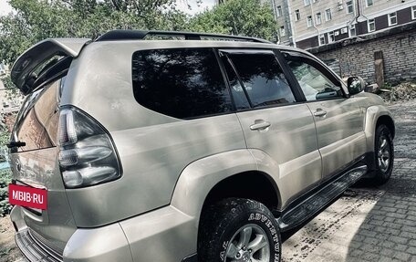 Toyota Land Cruiser Prado 120 рестайлинг, 2006 год, 2 000 000 рублей, 2 фотография