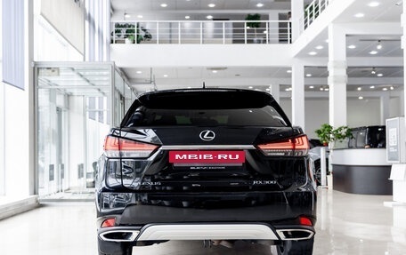 Lexus RX IV рестайлинг, 2019 год, 6 200 000 рублей, 9 фотография