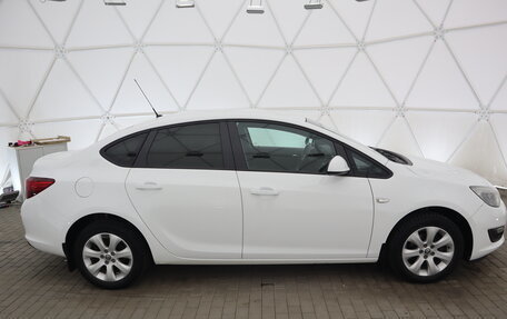 Opel Astra J, 2014 год, 965 000 рублей, 2 фотография