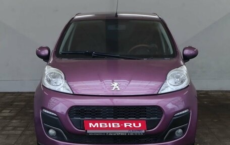 Peugeot 107 I рестайлинг, 2013 год, 575 000 рублей, 2 фотография