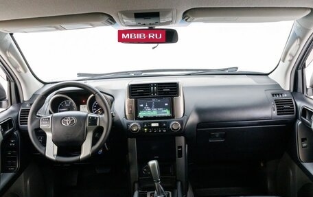 Toyota Land Cruiser Prado 150 рестайлинг 2, 2012 год, 3 495 000 рублей, 9 фотография