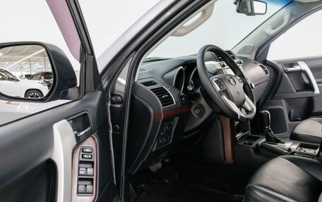 Toyota Land Cruiser Prado 150 рестайлинг 2, 2015 год, 3 945 000 рублей, 8 фотография