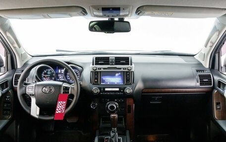 Toyota Land Cruiser Prado 150 рестайлинг 2, 2015 год, 3 945 000 рублей, 9 фотография