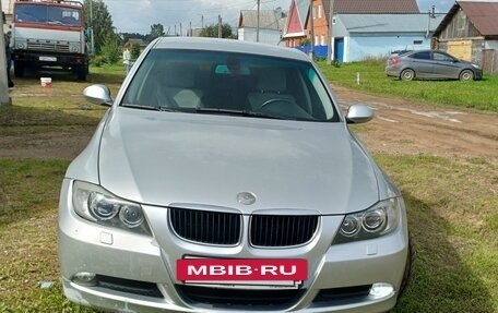 BMW 3 серия, 2008 год, 900 000 рублей, 3 фотография