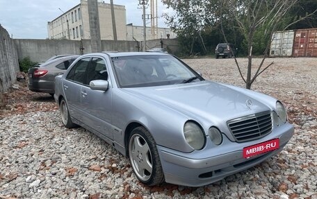 Mercedes-Benz E-Класс, 1999 год, 450 000 рублей, 3 фотография