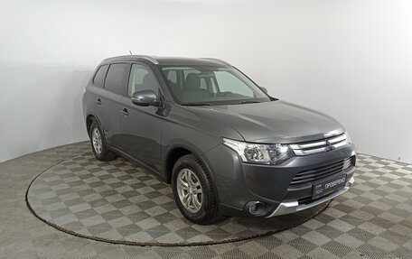 Mitsubishi Outlander III рестайлинг 3, 2014 год, 1 728 000 рублей, 3 фотография