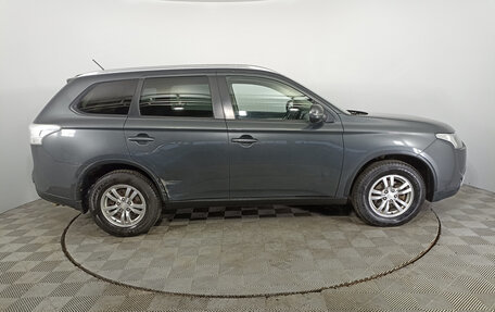 Mitsubishi Outlander III рестайлинг 3, 2014 год, 1 728 000 рублей, 4 фотография