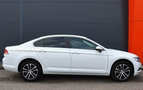 Volkswagen Passat B8 рестайлинг, 2019 год, 2 499 000 рублей, 3 фотография