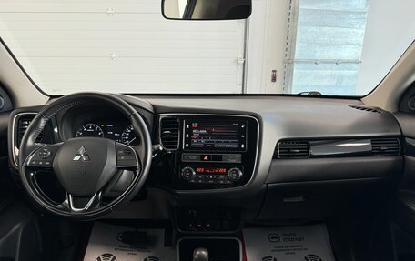 Mitsubishi Outlander III рестайлинг 3, 2019 год, 2 550 000 рублей, 17 фотография