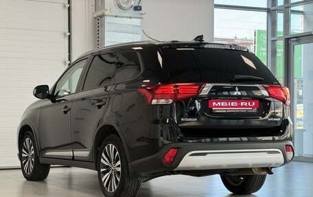 Mitsubishi Outlander III рестайлинг 3, 2019 год, 2 550 000 рублей, 6 фотография