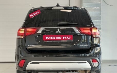 Mitsubishi Outlander III рестайлинг 3, 2019 год, 2 550 000 рублей, 5 фотография