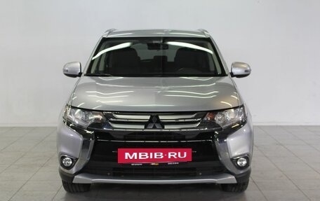 Mitsubishi Outlander III рестайлинг 3, 2018 год, 1 990 000 рублей, 2 фотография