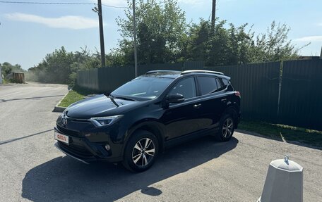 Toyota RAV4, 2018 год, 2 300 000 рублей, 3 фотография