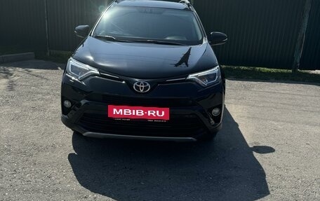 Toyota RAV4, 2018 год, 2 300 000 рублей, 2 фотография