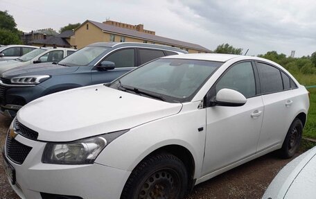 Chevrolet Cruze II, 2010 год, 550 000 рублей, 3 фотография