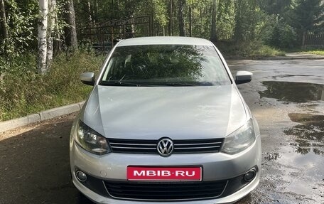 Volkswagen Polo VI (EU Market), 2013 год, 780 000 рублей, 1 фотография