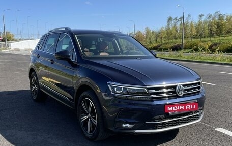 Volkswagen Tiguan II, 2018 год, 2 600 000 рублей, 3 фотография