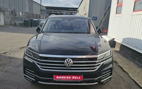 Volkswagen Touareg III, 2018 год, 5 500 000 рублей, 1 фотография