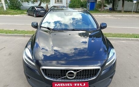 Volvo V40 Cross Country I, 2019 год, 1 750 000 рублей, 1 фотография