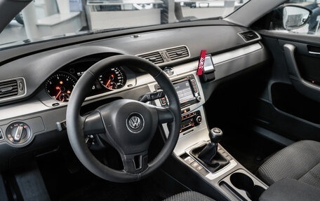 Volkswagen Passat B7, 2011 год, 1 129 000 рублей, 20 фотография