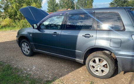 Mitsubishi Outlander III рестайлинг 3, 2003 год, 550 000 рублей, 5 фотография