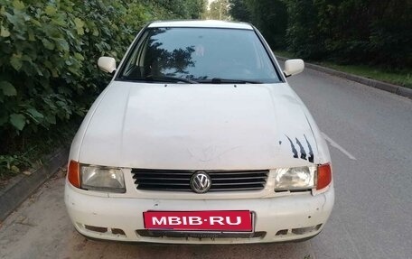 Volkswagen Polo III рестайлинг, 1998 год, 180 000 рублей, 1 фотография