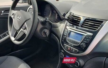 Hyundai Solaris II рестайлинг, 2013 год, 875 000 рублей, 15 фотография