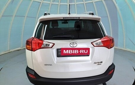 Toyota RAV4, 2015 год, 2 448 000 рублей, 6 фотография